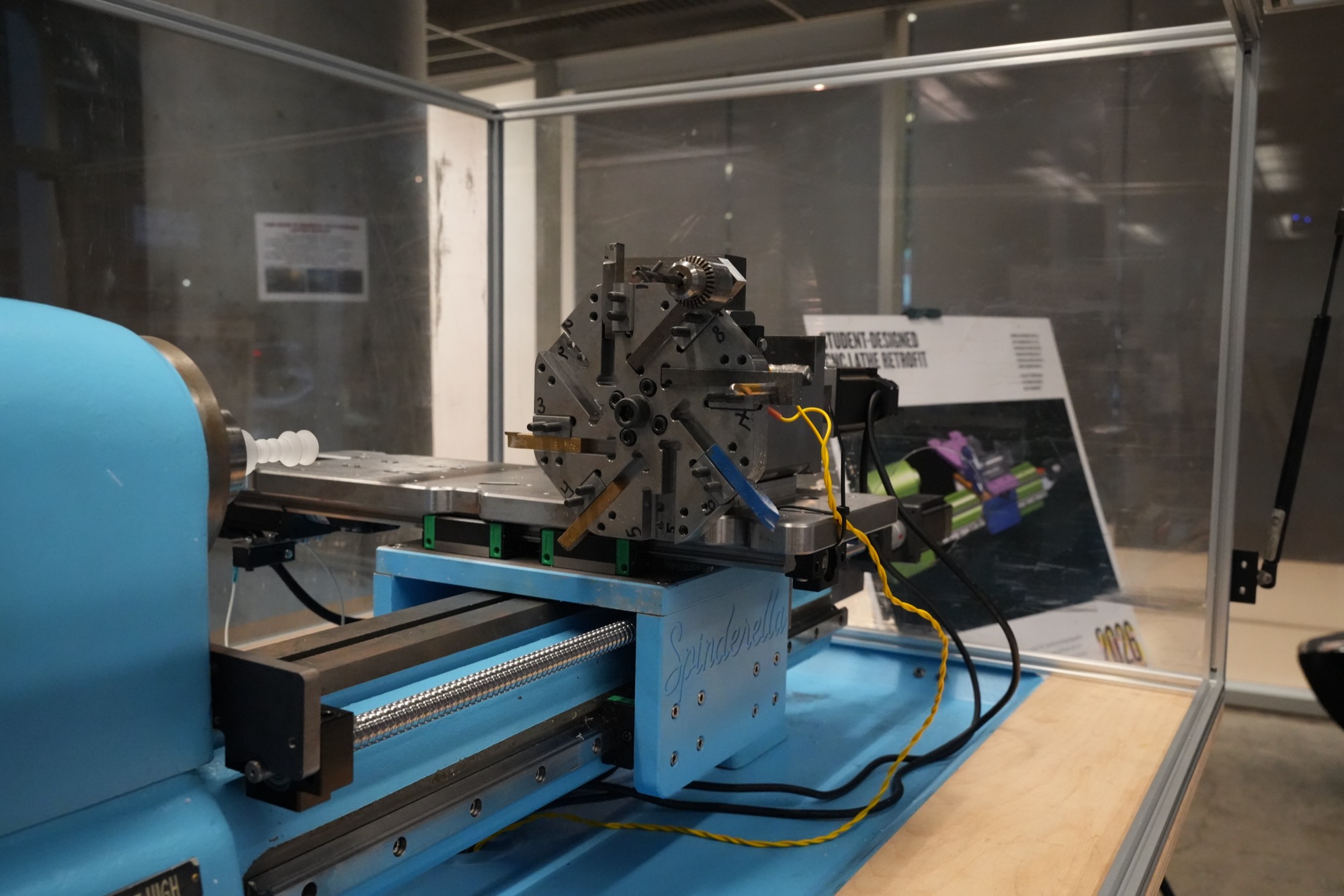 Tool changer mounted on the finished machine